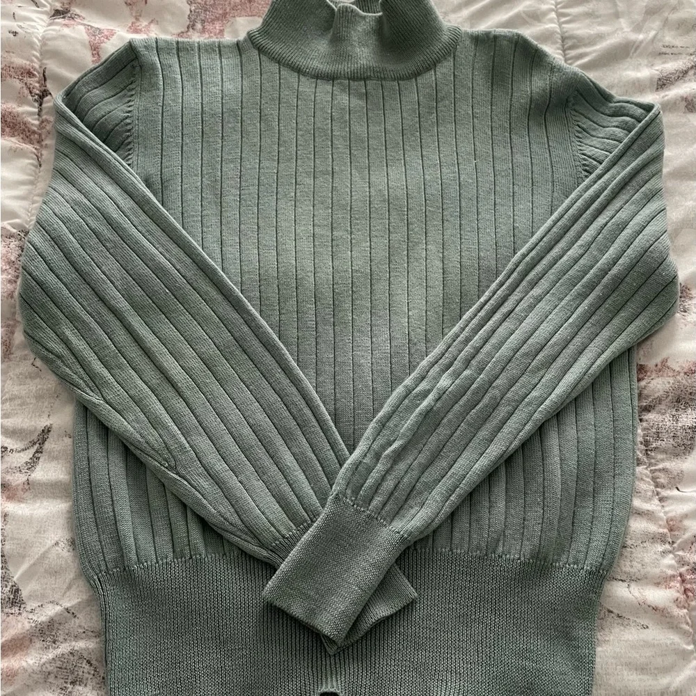 Vintage Valerie Stevens 100% merino wool baby blue ribbed turtleneck sweater PM